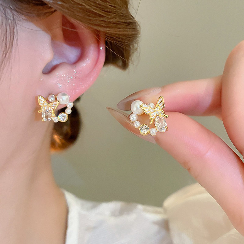 Pearl-Butterfly-Earrings-Delicate-Versatile-Compact-Fashion-Ear-Jewelry-4 Pearl Butterfly Earrings Delicate Versatile Compact Fashion Ear Jewelry