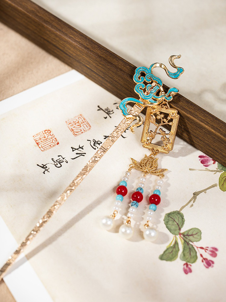 Vintage Hanfu Long Hairpin Xiang Yun Gold Buyao