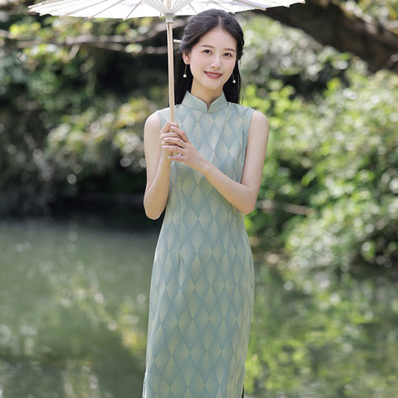 Summer-Green-Ladies-Cheongsam-Sleeveless-Elegant-Vintage-Dresses-1 Grace Verdant