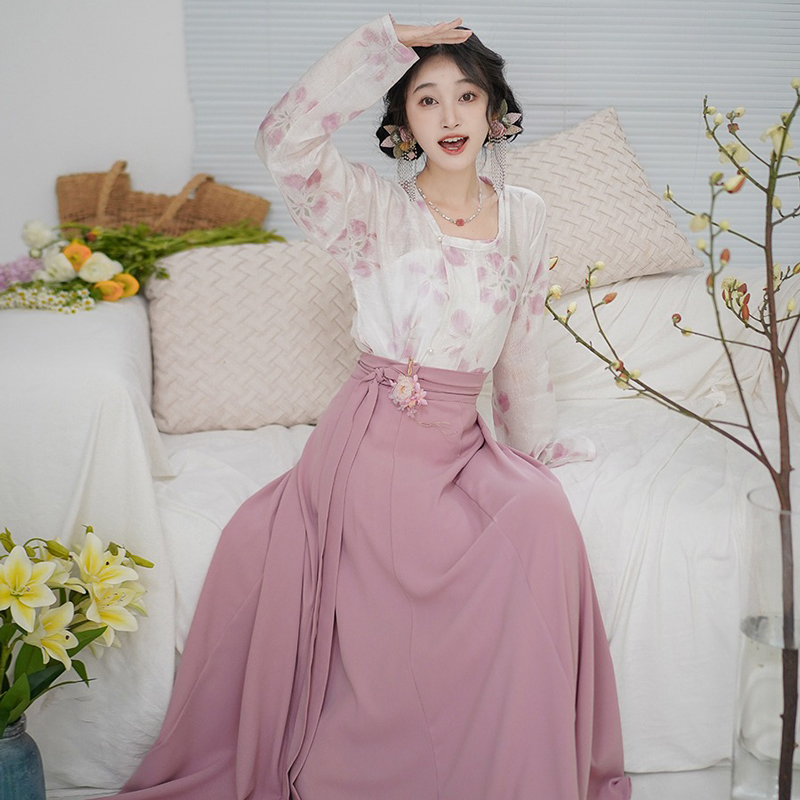 Summer-Hanfu-Ming-Dynasty-Style-Women-Shorts-Set-Round-Neck-Shirt-1 Summer Hanfu Ming Dynasty Style Women Shorts Set Round Neck Shirt