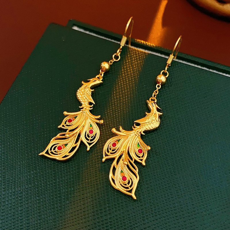 Golden-Phoenix-Ear-Hooks-Chinese-Versatile-Retro-Fashion-Cheongsam-Accessories-1 Phoenix Grace