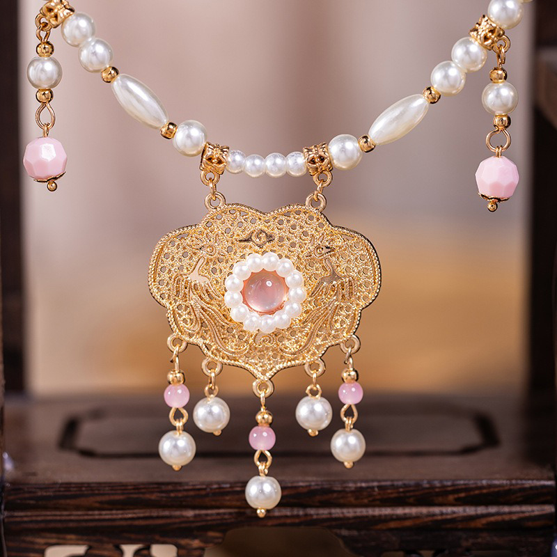 Pink-Necklace-Children-Hanfu-Accessories-Ming-Dynasty-Matching-1 Pingan Necklace