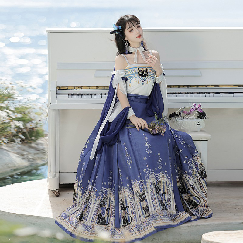 Fashionable-Hanfu-Ming-Dynasty-Mamian-Skirt-Unique-Niche-Clothing-for-Summer-2 Fashionable Hanfu Ming Dynasty Mamian Skirt Unique Niche Clothing for Summer