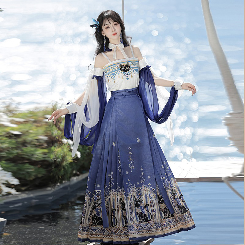 Fashionable-Hanfu-Ming-Dynasty-Mamian-Skirt-Unique-Niche-Clothing-for-Summer-3 Fashionable Hanfu Ming Dynasty Mamian Skirt Unique Niche Clothing for Summer