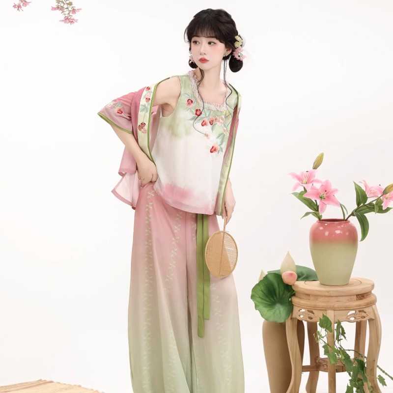 Song-Dynasty-Cute-Style-Pink-Hanfu-for-Women-1 Berry Bloom