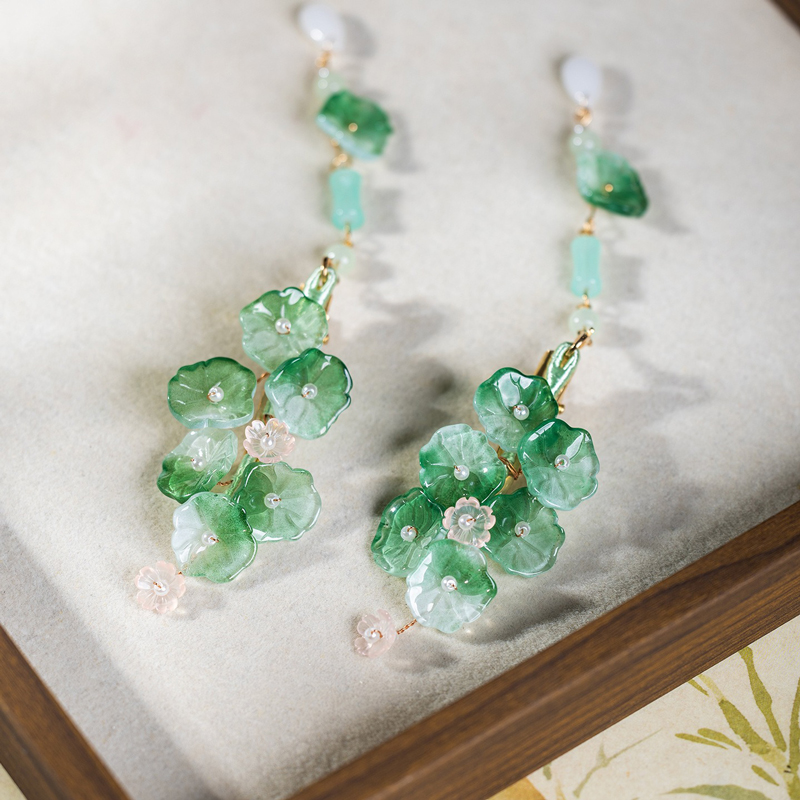 Hanfu-Hairpin-with-Lotus-Leaf-Tassel-Minimalist-Hair-Accessory-for-Cheongsam-3 Hanfu Hairpin with Lotus Leaf Tassel Minimalist Hair Accessory for Cheongsam