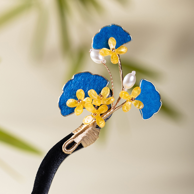 Hanfu-Wooden-Hairpin-Ginkgo-Leaf-Design-Simple-Velvet-Fabric-Hair-Accessory-1 Hanfu Wooden Hairpin Ginkgo Leaf Design Simple Velvet Fabric Hair Accessory