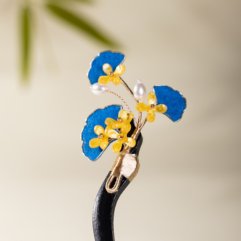Hanfu-Wooden-Hairpin-Ginkgo-Leaf-Design-Simple-Velvet-Fabric-Hair-Accessory-2 Hanfu Wooden Hairpin Ginkgo Leaf Design Simple Velvet Fabric Hair Accessory