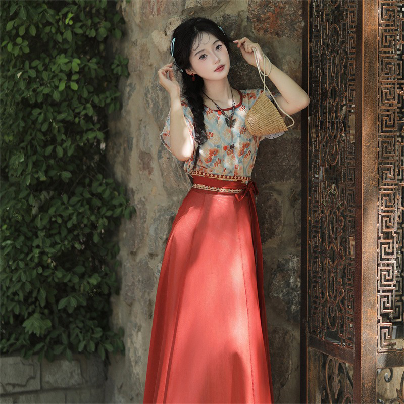 Tang-Dynasty-Casual-hanfu-Women-Red-Long-Skirt-for-Everyday-Wear-1 Crimson Tide