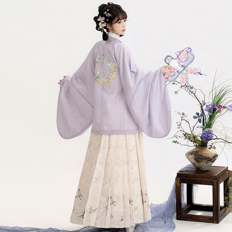 Classic-Ming-Dynasty-Women-Hanfu-Round-Neck-Mamian-Skirt-Winter-Set-3 Classic Ming Dynasty Women Hanfu Round-Neck Mamian Skirt Winter Set