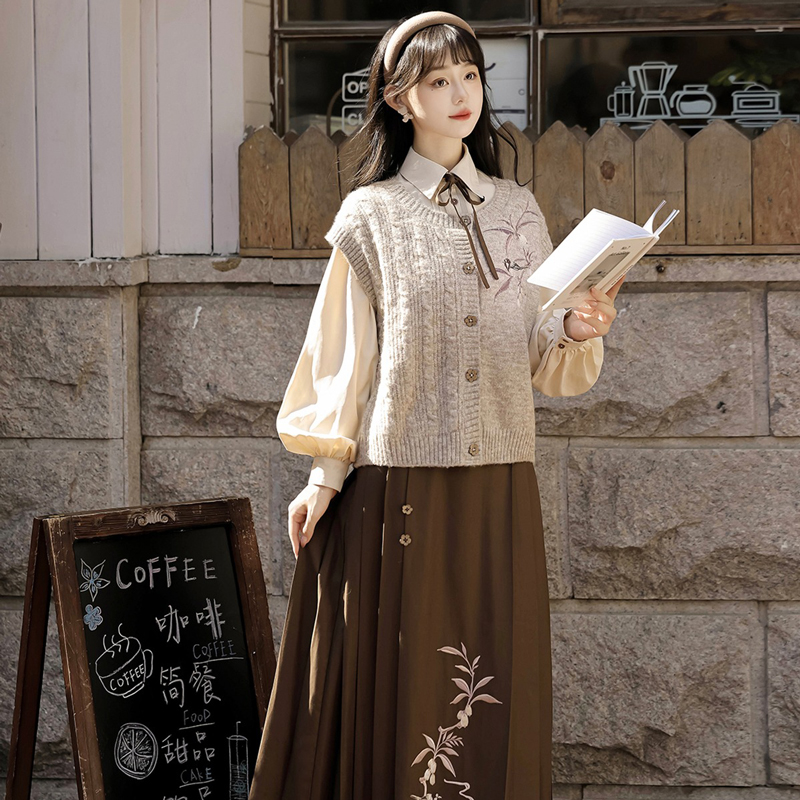Winter-Daily-Hanfu-Ming-Dynasty-Set-with-Maian-Skirt-1 Winter Daily Hanfu Ming Dynasty Set with Maian Skirt