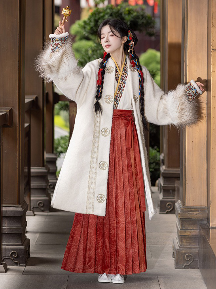 Women Winter Fluffy Fleece-Lined Coat Unique Song Dynasty Hanfu Set