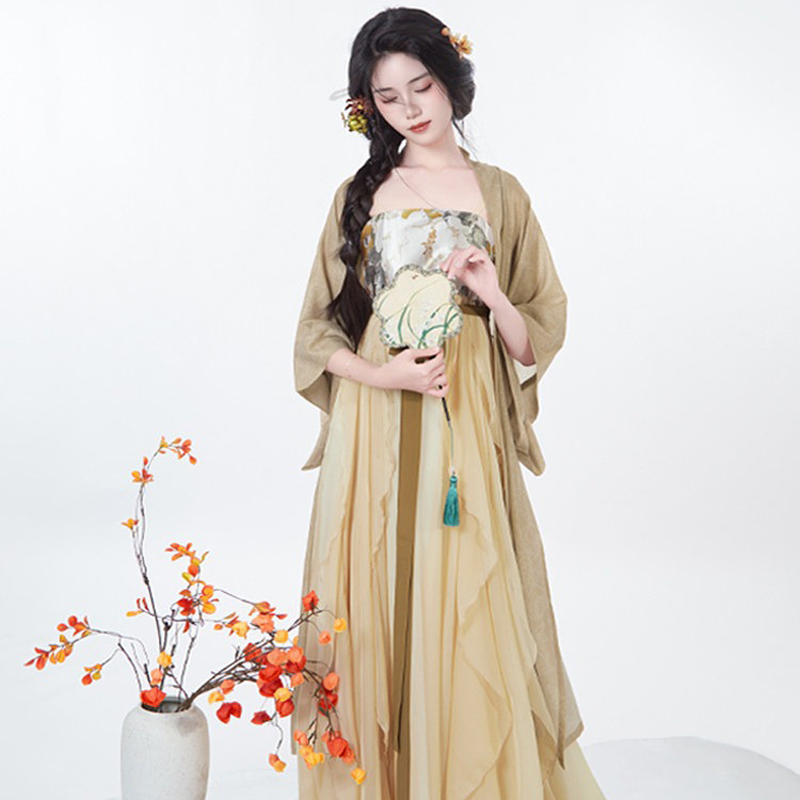 Spring-Hanfu-Dress-for-Women-with-Han-Elements-2 Spring Hanfu Dress for Women with Han Elements