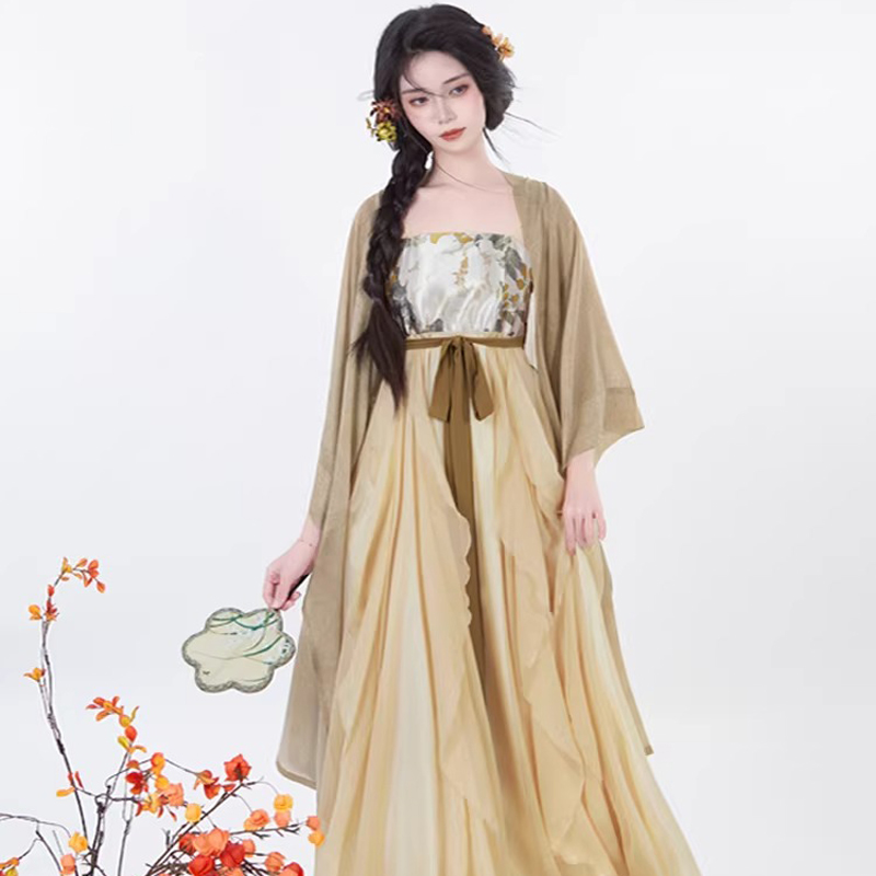 Spring-Hanfu-Dress-for-Women-with-Han-Elements-3 Spring Hanfu Dress for Women with Han Elements