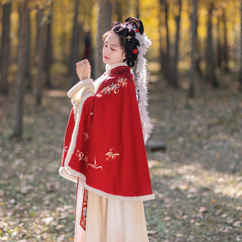 Women-Winter-Hanfu-Short-Cape-Classic-Red-Coat-1 Crimson Cloak