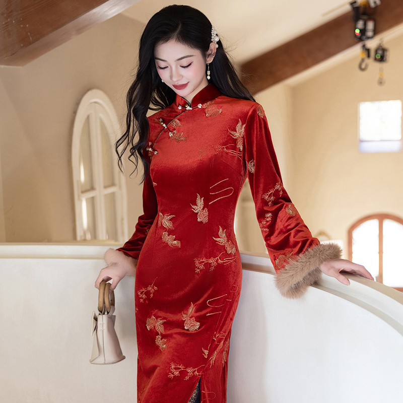 Women-Winter-Red-Cheongsam-New-Year-Style-Elegant-Long-Sleeved-Koi-Qipao-4 Women Winter Red Cheongsam New Year Style Elegant Long-Sleeved Koi Qipao