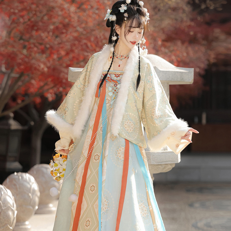 Women-Winter-Tang-Dynasty-Hanfu-Qixiong-Skirt-Set-Thickened-New-Year-Attire-3 Women Winter Tang Dynasty Hanfu Qixiong Skirt Set Thickened New Year Attire