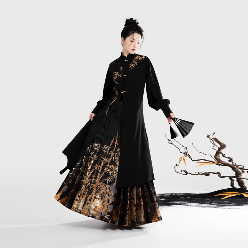 Ming-Dynasty-Style-Hanfu-Stand-Up-Collar-Coat-with-Embroidered-Gold-Threaded-Mamianqun-Set-1 Ming Dynasty Style Hanfu Stand-Up Collar Coat with Embroidered Gold-Threaded Mamianqun Set