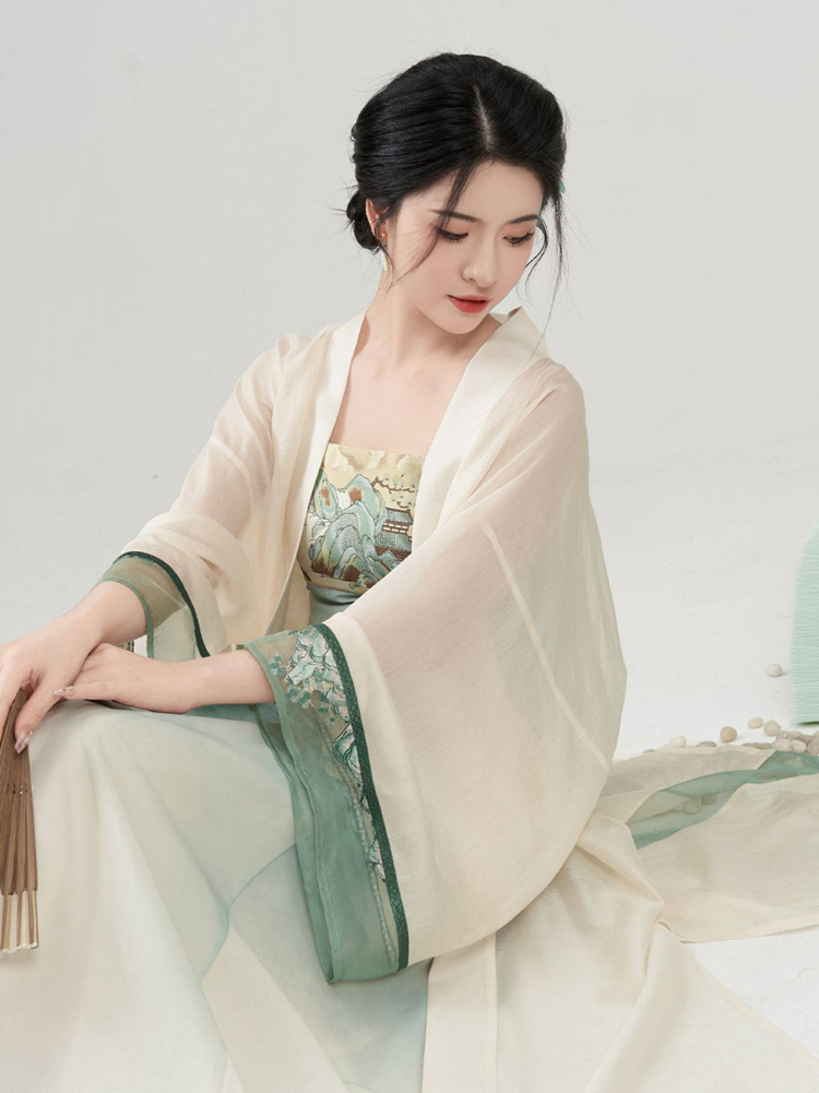 Qing Shan Xing (青山行)
