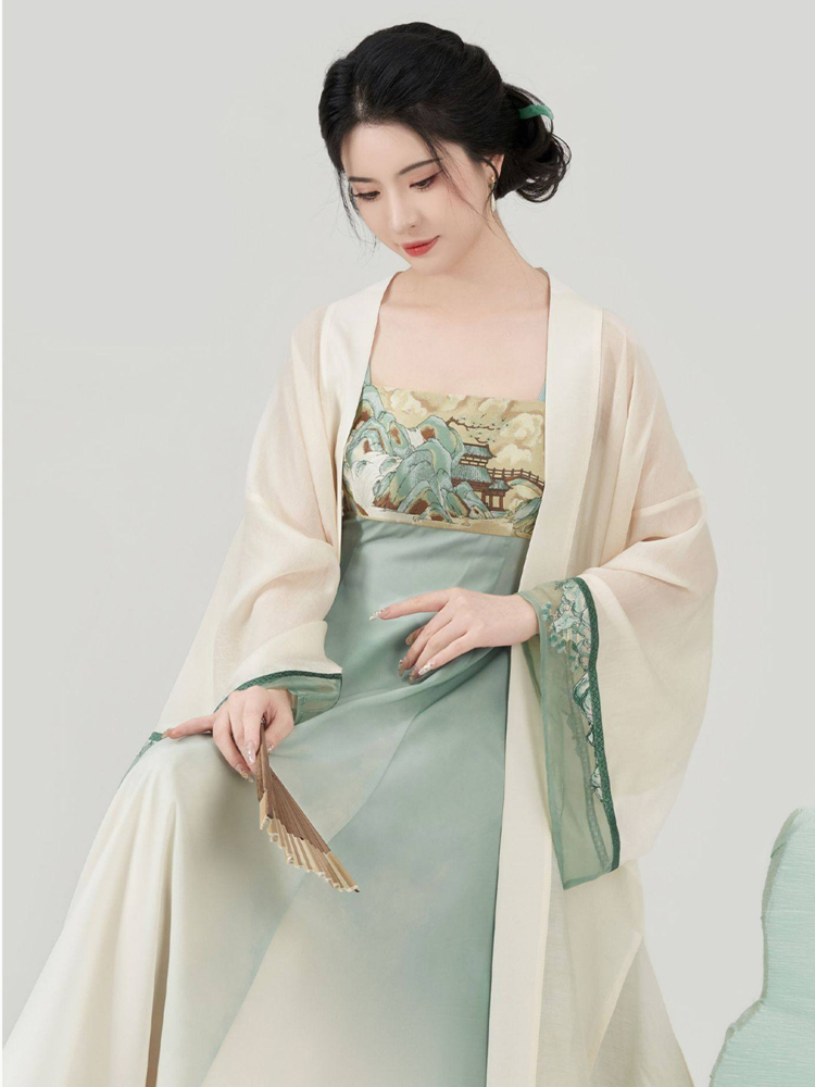 Qing Shan Xing (青山行)