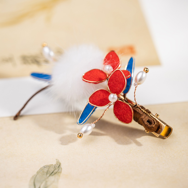 Traditional-Style-Hair-Accessories-Winter-Fuzzy-Ball-Hair-Clips-Handmade-Velvet-Hanfu-Hair-Ornaments-1 Traditional-Style Hair Accessories Winter Fuzzy Ball Hair Clips Handmade Velvet Hanfu Hair Ornaments