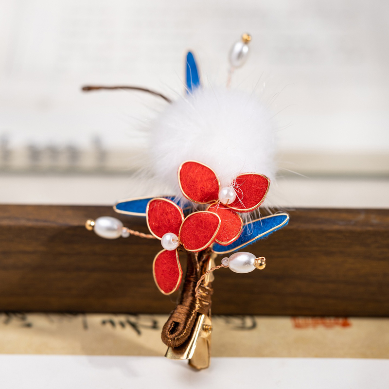 Traditional-Style-Hair-Accessories-Winter-Fuzzy-Ball-Hair-Clips-Handmade-Velvet-Hanfu-Hair-Ornaments-2 Traditional-Style Hair Accessories Winter Fuzzy Ball Hair Clips Handmade Velvet Hanfu Hair Ornaments