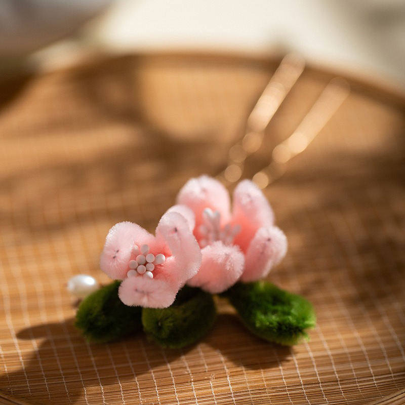Fuzzy-Hair-Accessories-for-Winter-Pink-Hanfu-Outfits-4 Fuzzy Hair Accessories for Winter Pink Hanfu Outfits