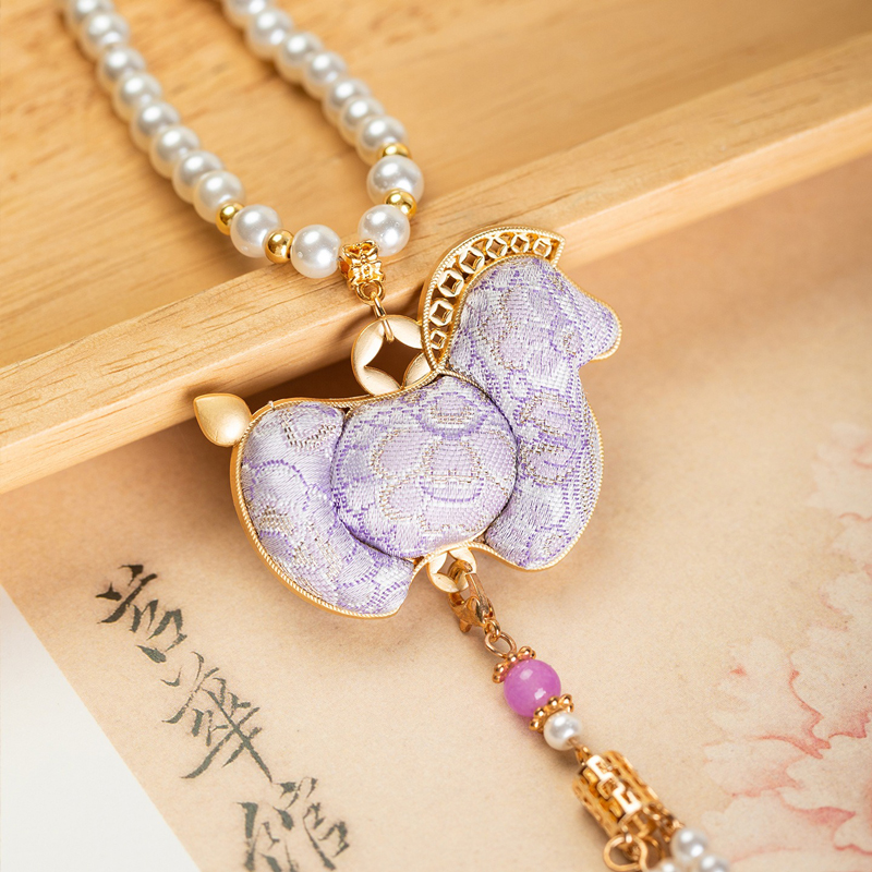Hanfu-Necklace-with-Horse-Element-Pendant-Intangible-Cultural-Heritage-Cheongsam-Ornament-1 Hanfu Necklace with Horse Element Pendant Intangible Cultural Heritage Cheongsam Ornament
