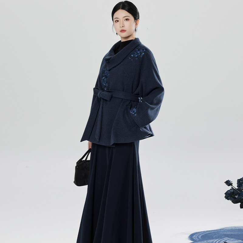 New-Chinese-Style-Windproof-Blue-Coat-Fishtail-Skirt-Casual-Hanfu-Set-4 New Chinese Style Windproof Blue Coat Fishtail Skirt Casual Hanfu Set