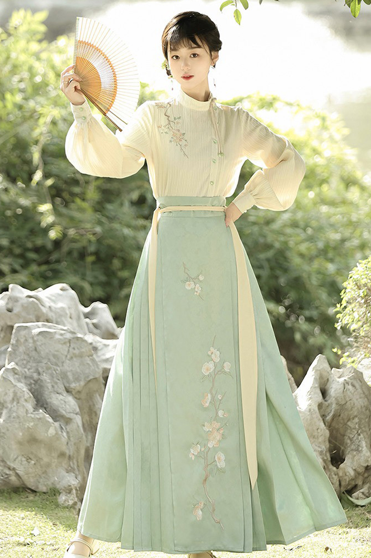 Spring Women Hanfu New Chinese Style Daily Hanfu Set with Mamian Qun