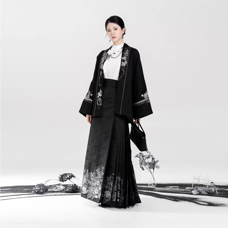 Spring-Women-Hanfu-Set-Duijin-Jacket-Black-Mamian-Skirt-Elegant-Style-1 Tiao Xiang Shi (调香室)