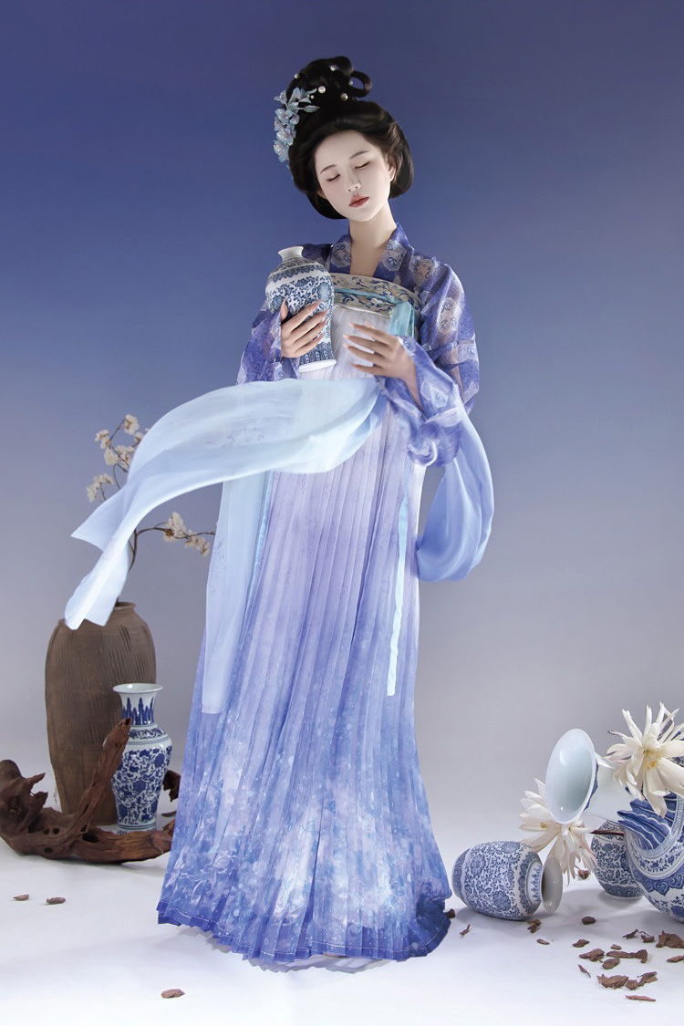 Tang Dynasty Inspired Women's Qixiong Ruqun Blue-and-White Porcelain Style Ethereal Ensemble