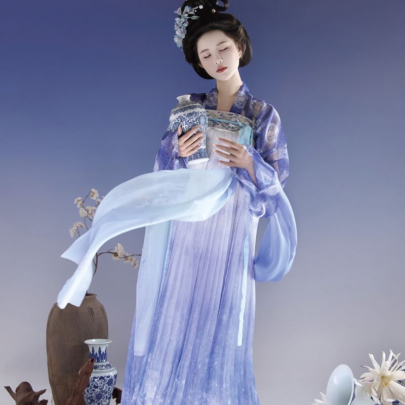 Tang-Dynasty-Inspired-Women's-Qixiong-Ruqun-Blue-and-White-Porcelain-Style-Ethereal-Ensemble-2 Tang Dynasty Inspired Women's Qixiong Ruqun Blue-and-White Porcelain Style Ethereal Ensemble
