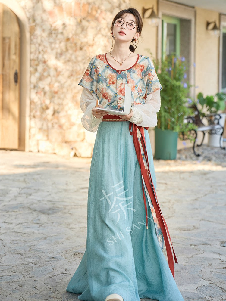 Tang Dynasty Style Women Hanfu Set in Tencel Fabric for Casual Daily Wear