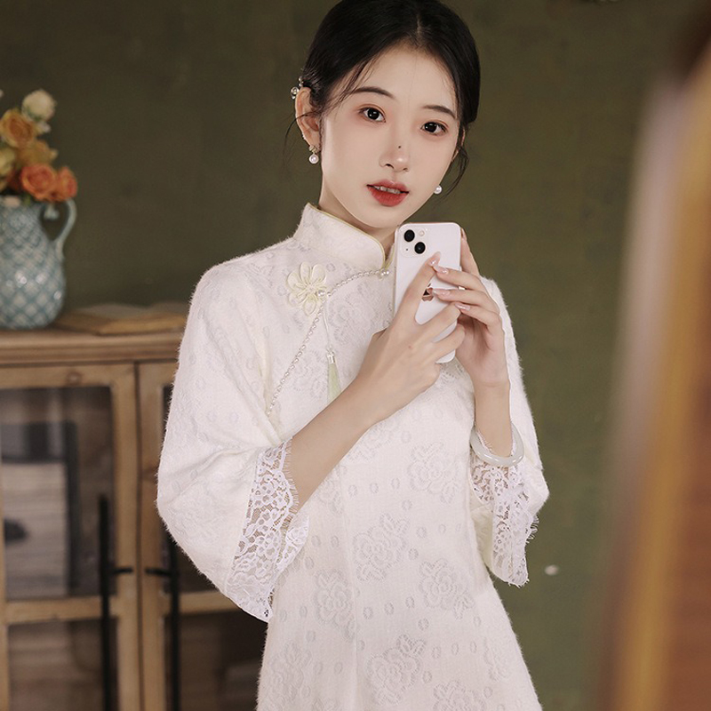 White-New-Chinese-Style-Engagement-Cheongsam-Long-Sleeved-Youthful-Style-Lace-Dress-for-Young-Women-2 White New Chinese-Style Engagement Cheongsam Long-Sleeved Youthful Style Lace Dress for Young Women