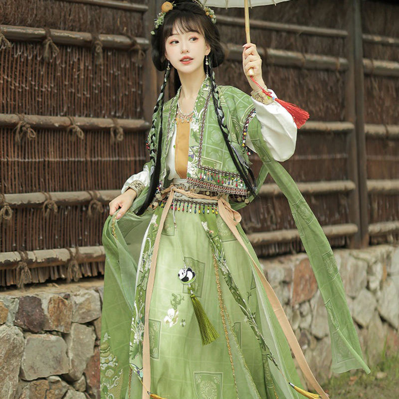 Women-Hanfu-inspired-Dress-Ensemble-Exotic-Style-Clothing-for-Spring-4 Women Hanfu-inspired Dress Ensemble Exotic-Style Clothing for Spring