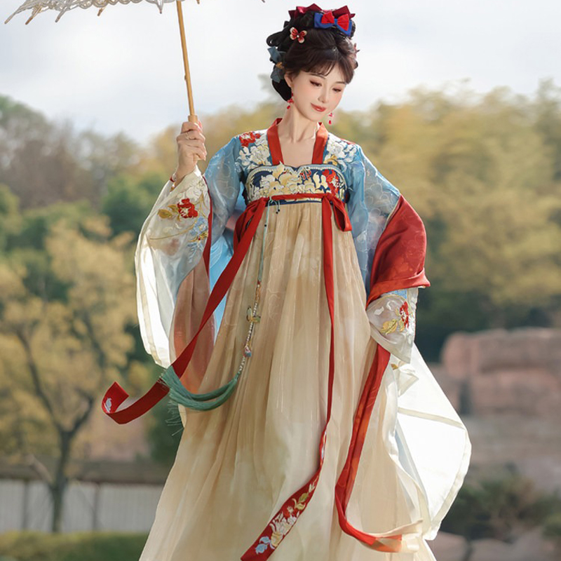 Charming-Summer-Style-Tang-Dynasty-Qixiong-Shanqun-Hanfu-for-Women-2 Charming Summer Style Tang Dynasty Qixiong Shanqun Hanfu for Women