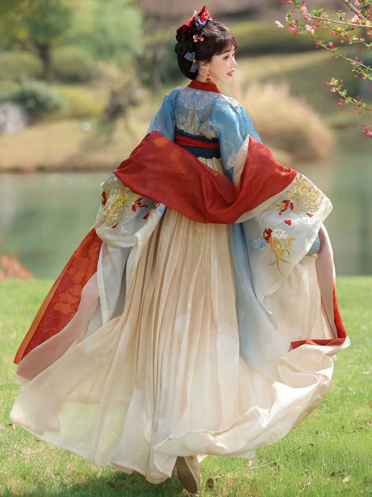 Charming Summer Style Tang Dynasty Qixiong Shanqun Hanfu for Women
