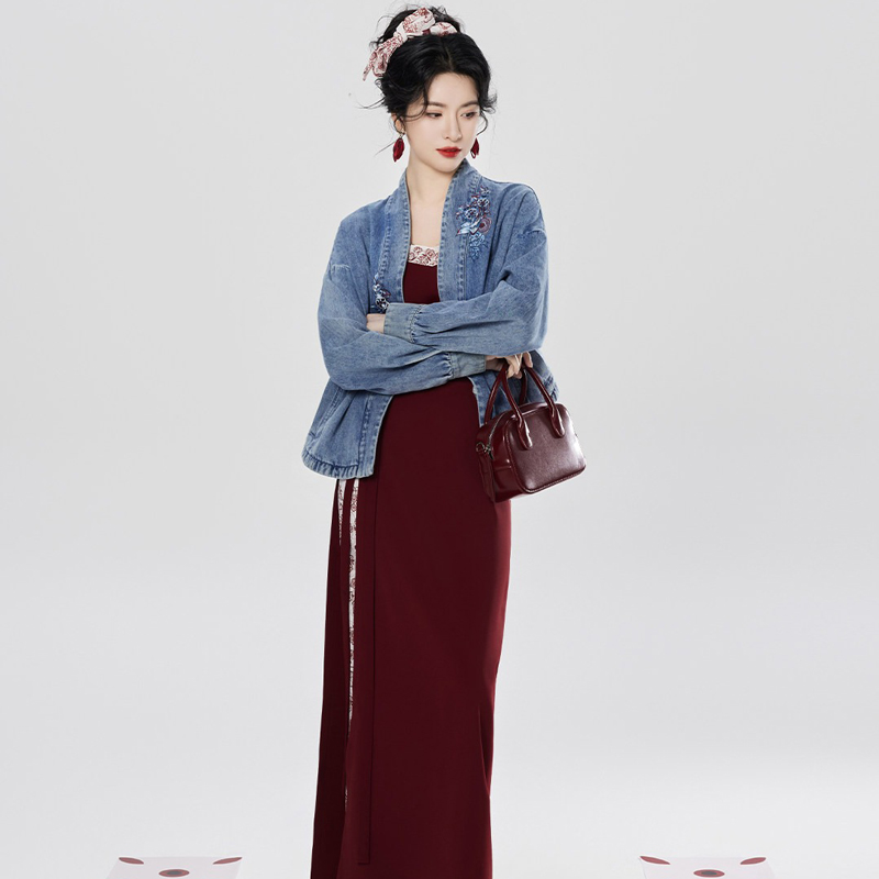 Fashion-Hanfu-Denim-Jacket-with-Song-Dynasty-Aesthetic-for-Women-Daily-Wear-4 Fashion Hanfu Denim Jacket with Song Dynasty Aesthetic for Women Daily Wear