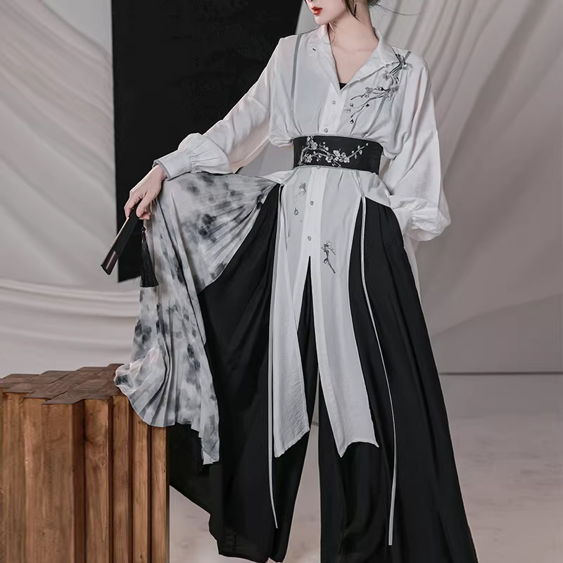 Fashionable-Women-Hanfu-Inspired-Outfit-Songku-for-Spring-4 Fashionable Women Hanfu Inspired Outfit Songku for Spring