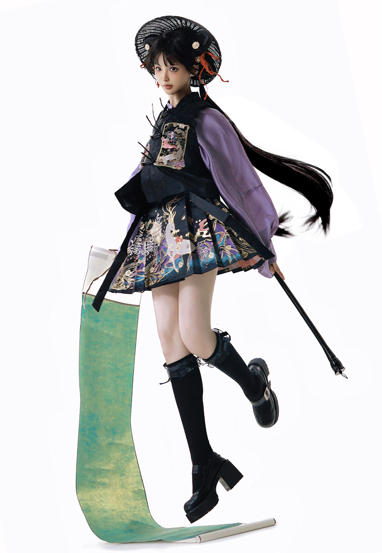 Modern Woman Ming Dynasty Style Short Hanfu Mamian Qun