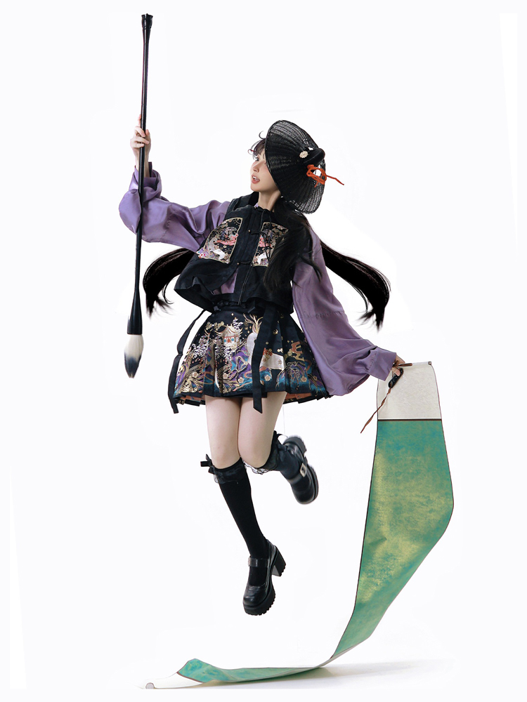 Modern Woman Ming Dynasty Style Short Hanfu Mamian Qun