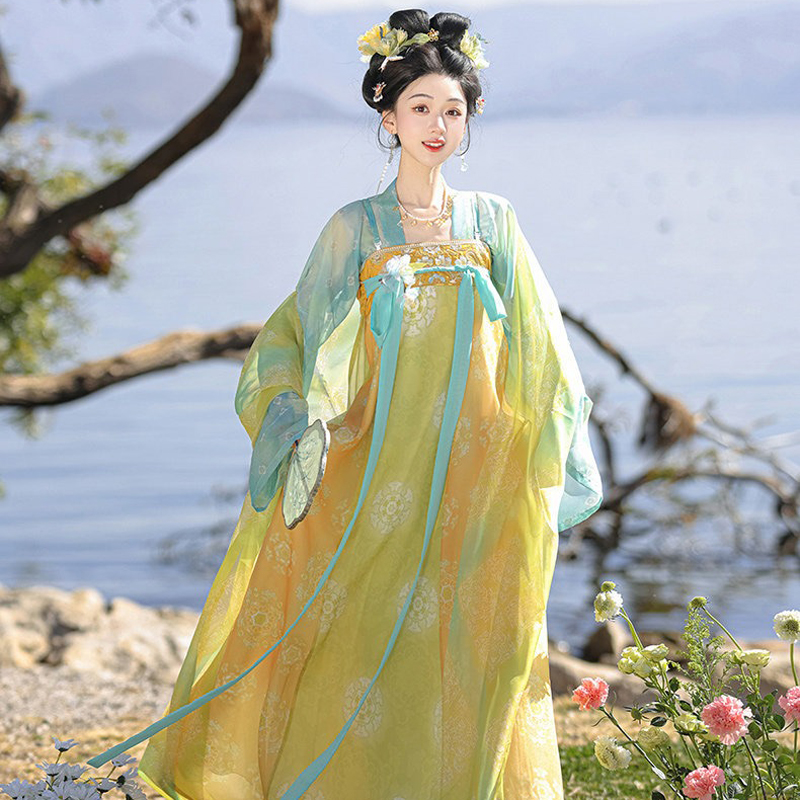 Spring-Women-Hanfu-Stunning-Tang-Dynasty-Qixiong-Shanqun-Set-4 Spring Women Hanfu Stunning Tang Dynasty Qixiong Shanqun Set
