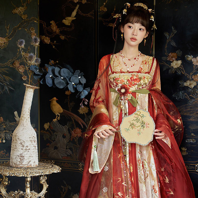 Tang-Dynasty-Women-High-End-Red-Hanfu-Qixiong-Shanqun-1 Tang Dynasty Women High-End Red Hanfu Qixiong Shanqun