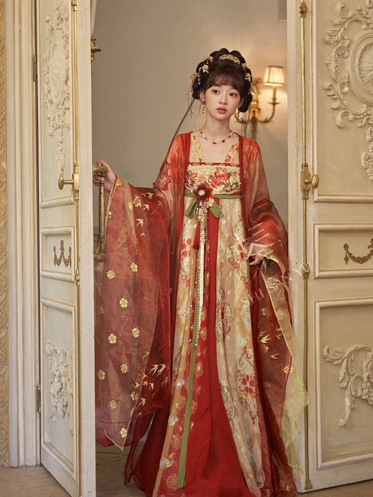 Tang Dynasty Women High-End Red Hanfu Qixiong Shanqun