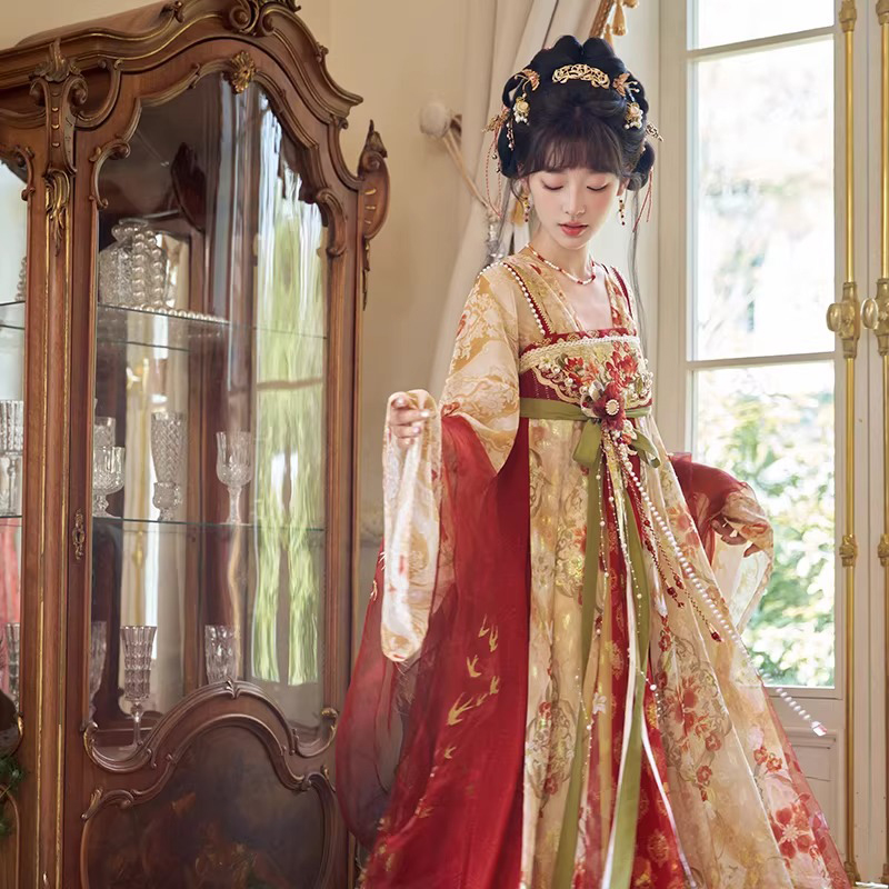 Tang-Dynasty-Women-High-End-Red-Hanfu-Qixiong-Shanqun-4 Tang Dynasty Women High-End Red Hanfu Qixiong Shanqun