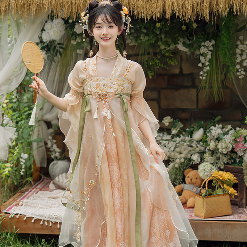 Tang-Style-Teenage-Girl-Qixiong-Shanqun-Modern-Take-on-Traditional-Chinese-Summer-Hanfu-2 Tang Style Teenage Girl Qixiong Shanqun Modern Take on Traditional Chinese Summer Hanfu