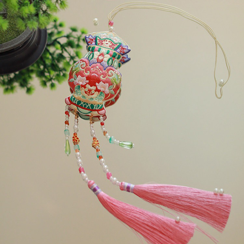 Traditional-Hanfu-Fragrance-Pouch-with-Long-Tassels-1 Vase Elegance