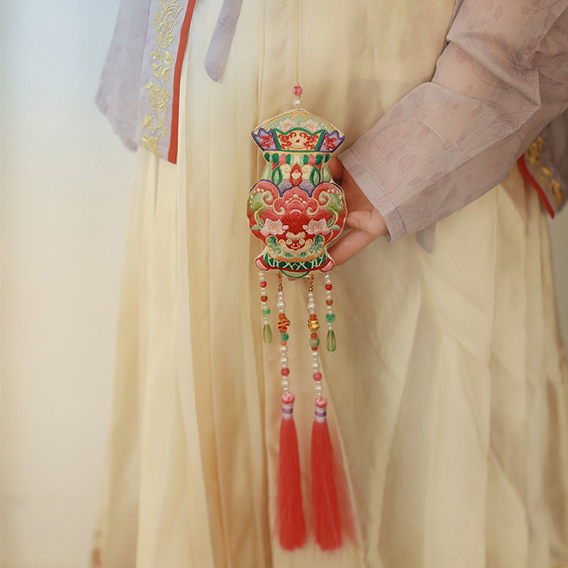 Traditional-Hanfu-Fragrance-Pouch-with-Long-Tassels-2 Traditional Hanfu Fragrance Pouch with Long Tassels