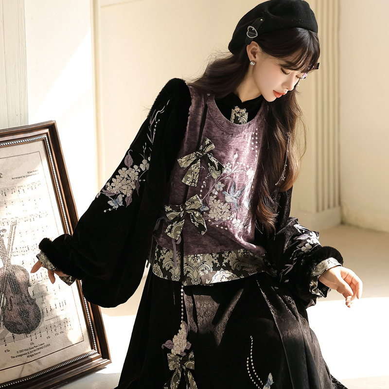 Women-Winter-Hanfu-Thickened-Fashionable-Ming-Dynasty-Style-Set-3 Women Winter Hanfu Thickened Fashionable Ming Dynasty Style Set